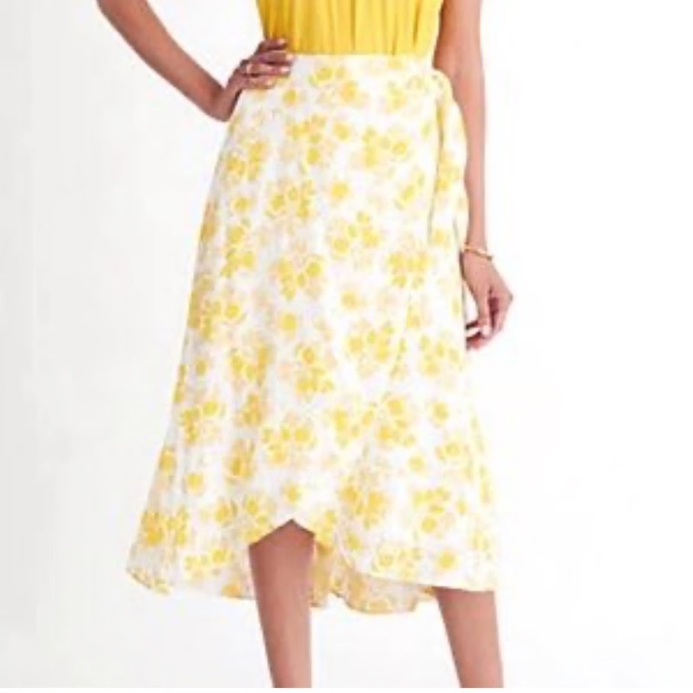 NWOT Ann Taylor
Citrus Blossom Wrap Skirt